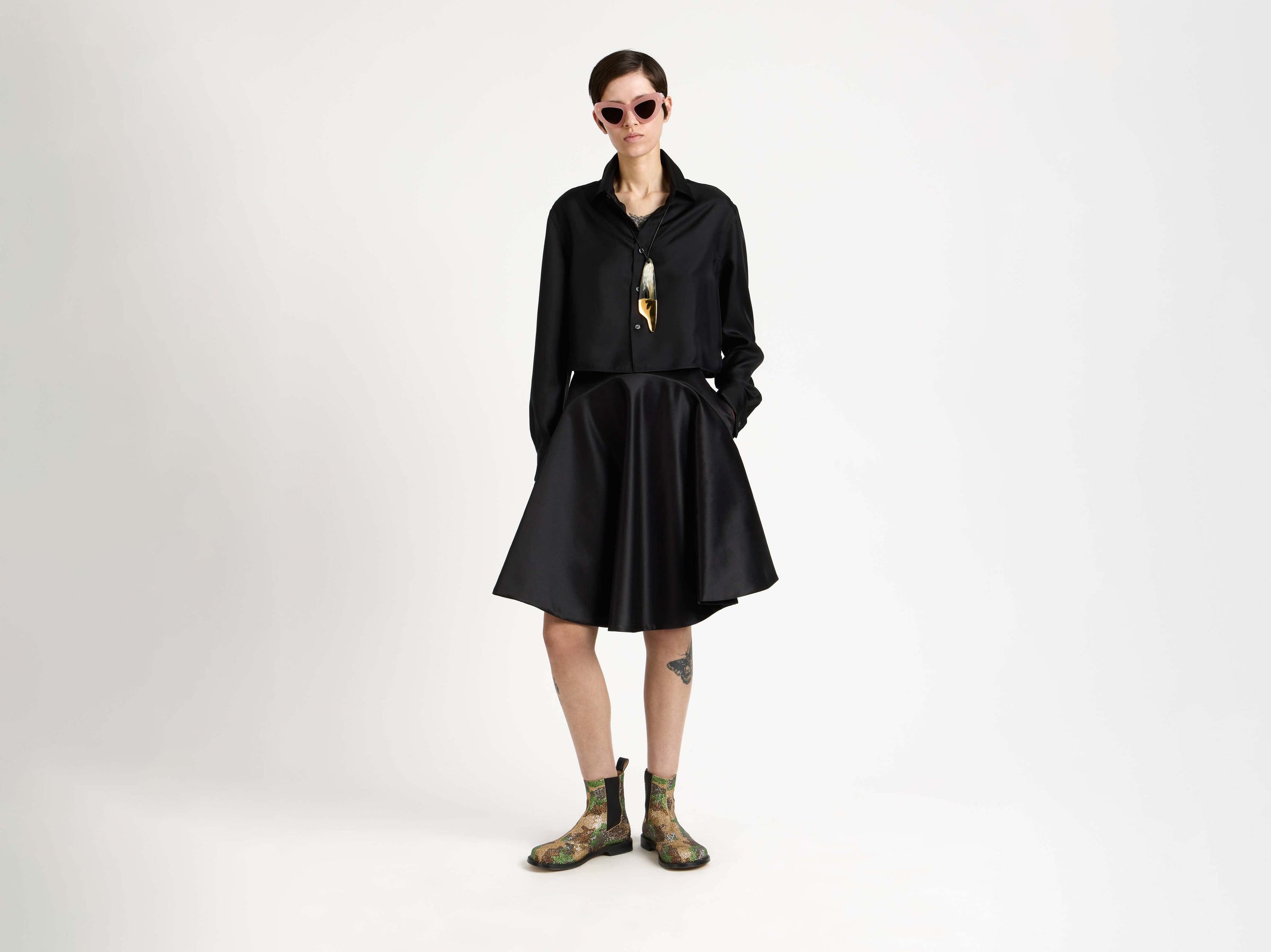 cropped shirt black Model Front 7