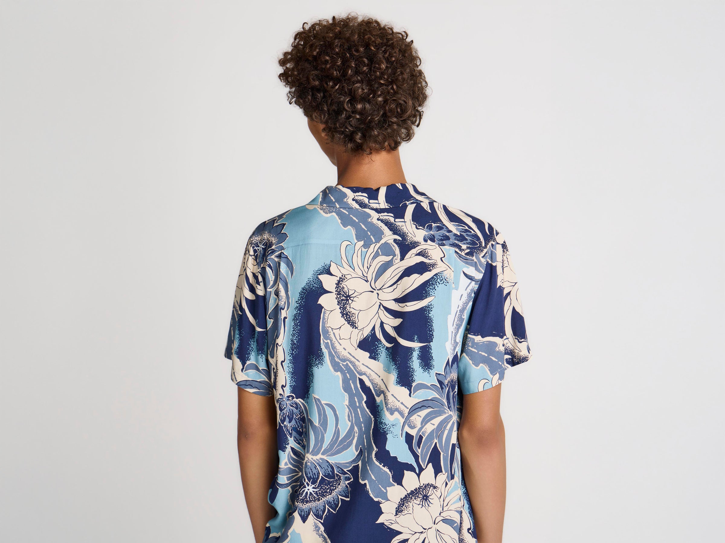 MENS CAMP COLLARED SHIRT IN SAPPHIRE BLUE