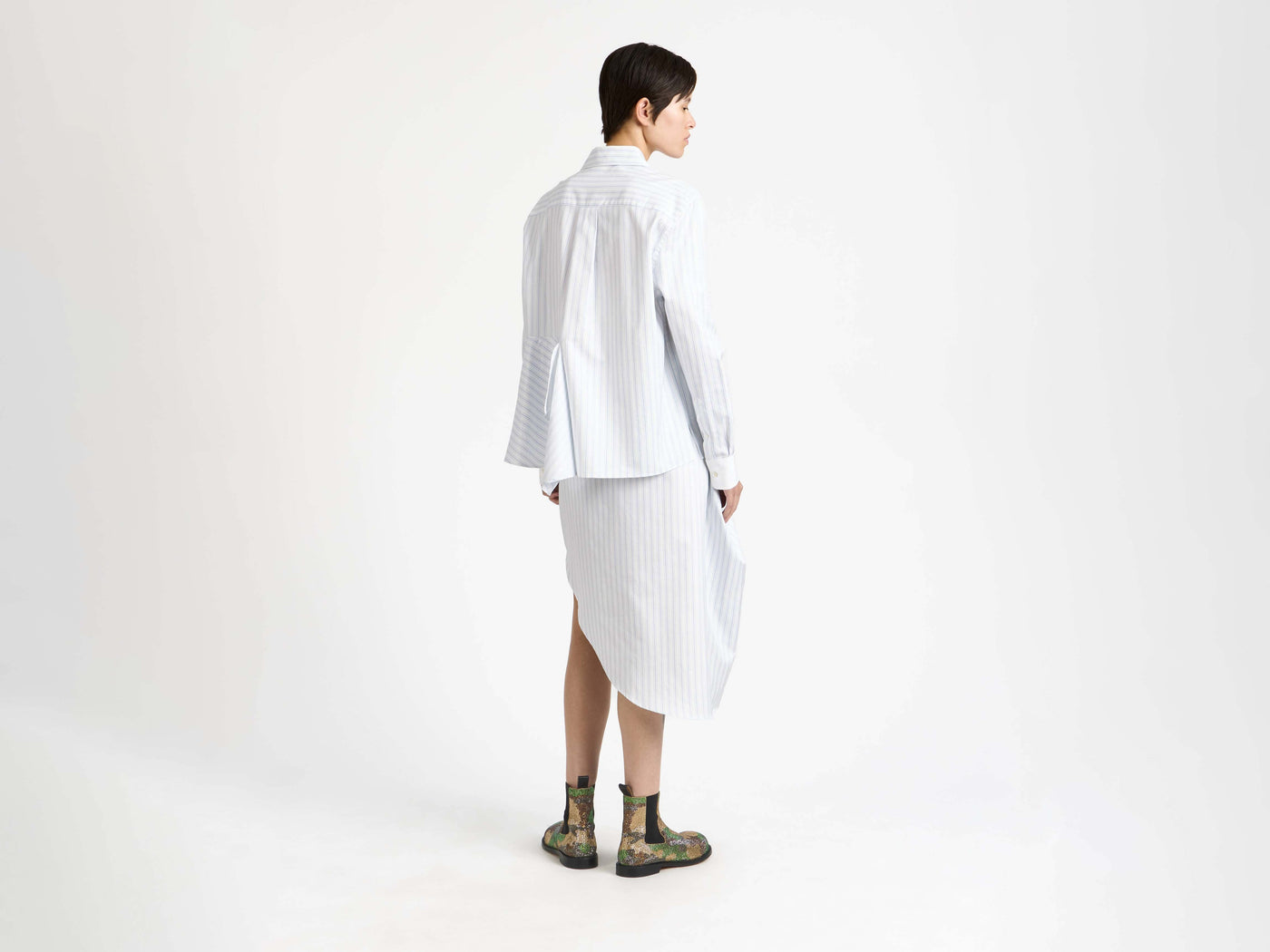 ASYMMETRIC DRAPED SHIRT IN WHITE & BLUE