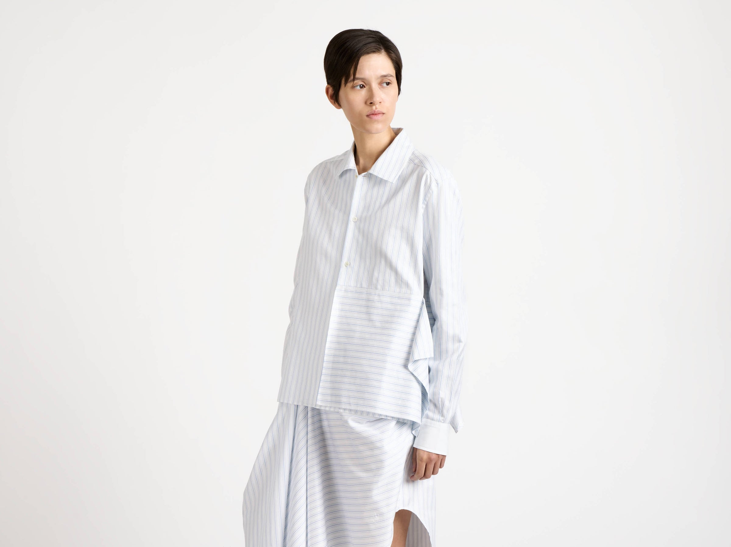 ASYMMETRIC DRAPED SHIRT IN WHITE & BLUE