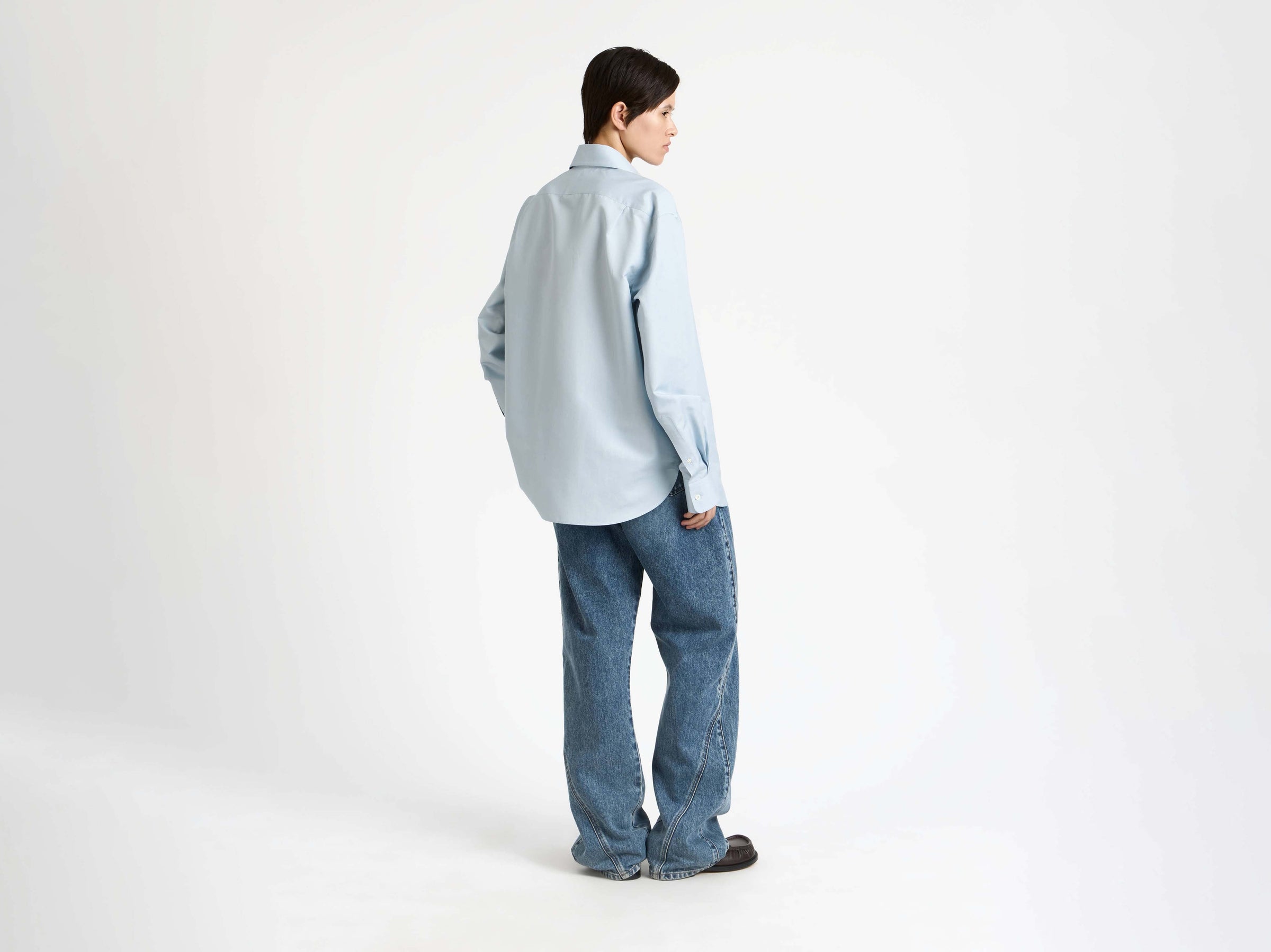 CLASSIC DRESS SHIRT IN POWDER BLUE