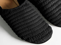 WOMENS SLIPPER MULES IN BLACK WOVEN LEATHER