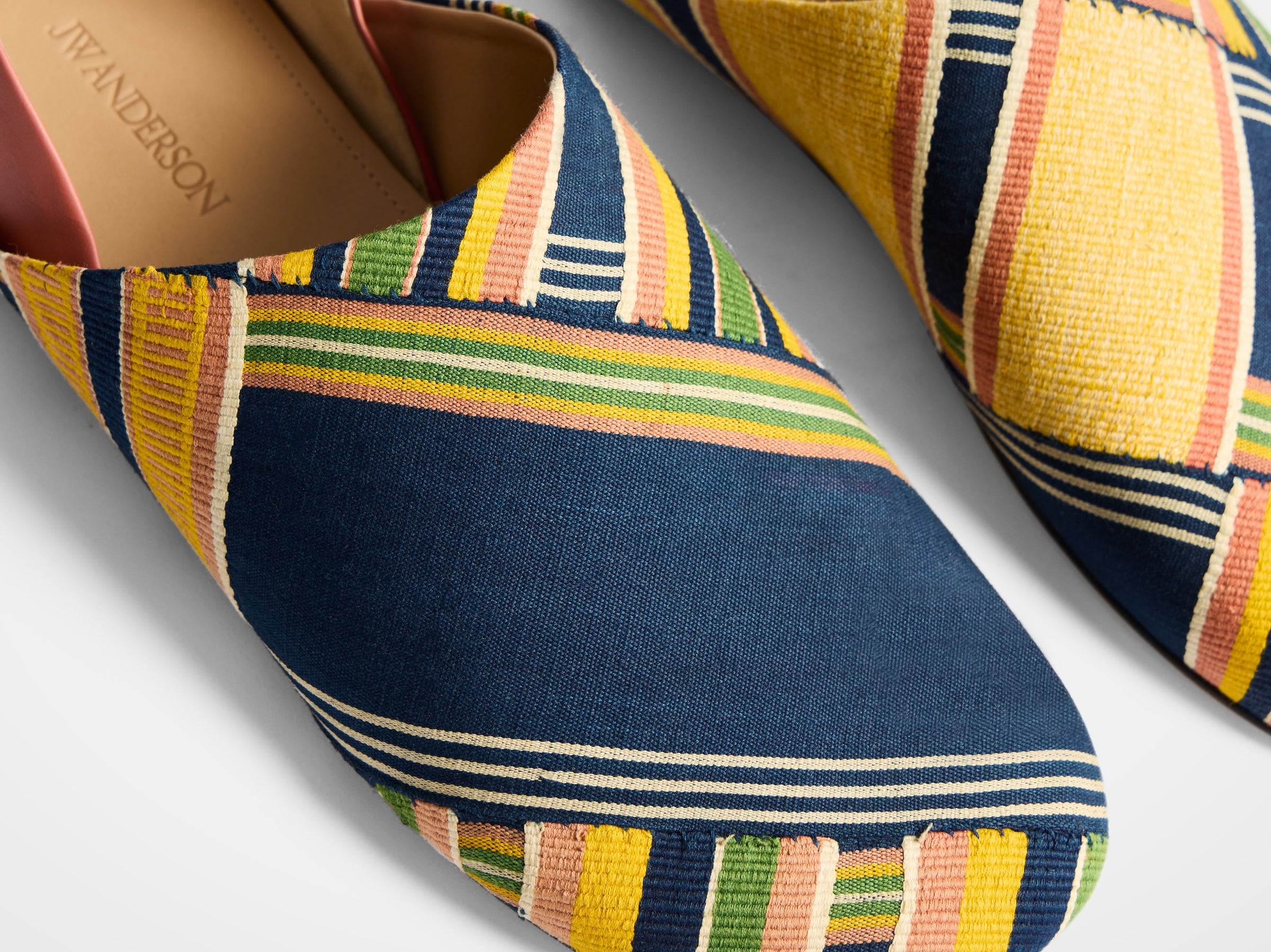 MENS SLIPPER MULES IN PINK/MULTI