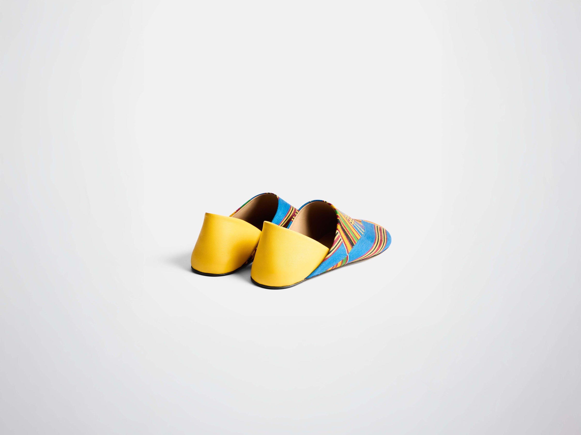 MENS SLIPPER MULES IN YELLOW/MULTI
