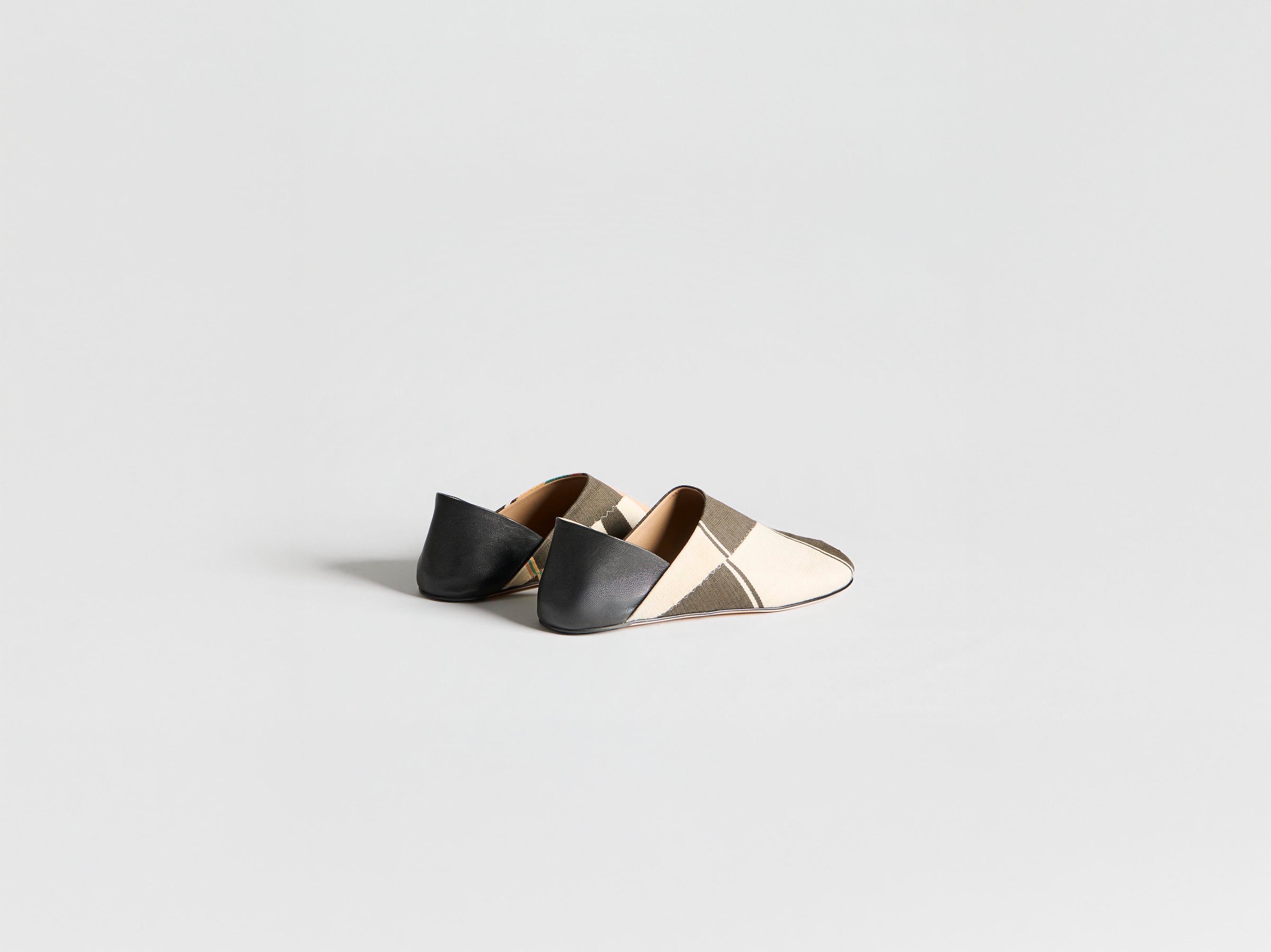MENS LEATHER SLIPPER MULES IN BLACK & MULTI
