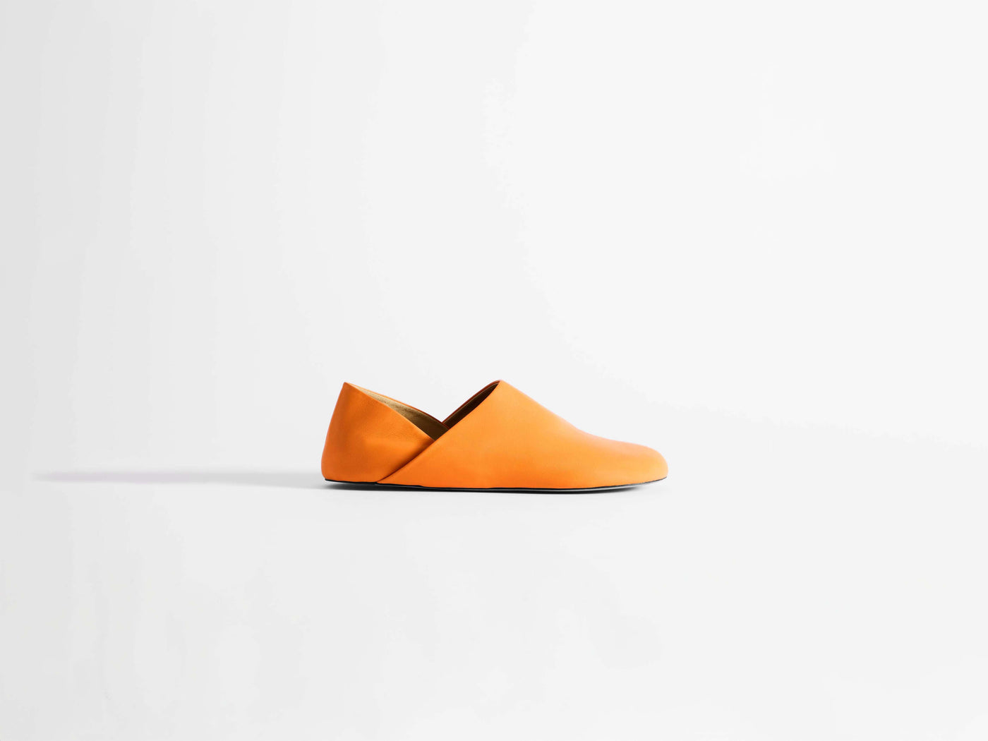 MENS SLIPPER MULES IN ORANGE