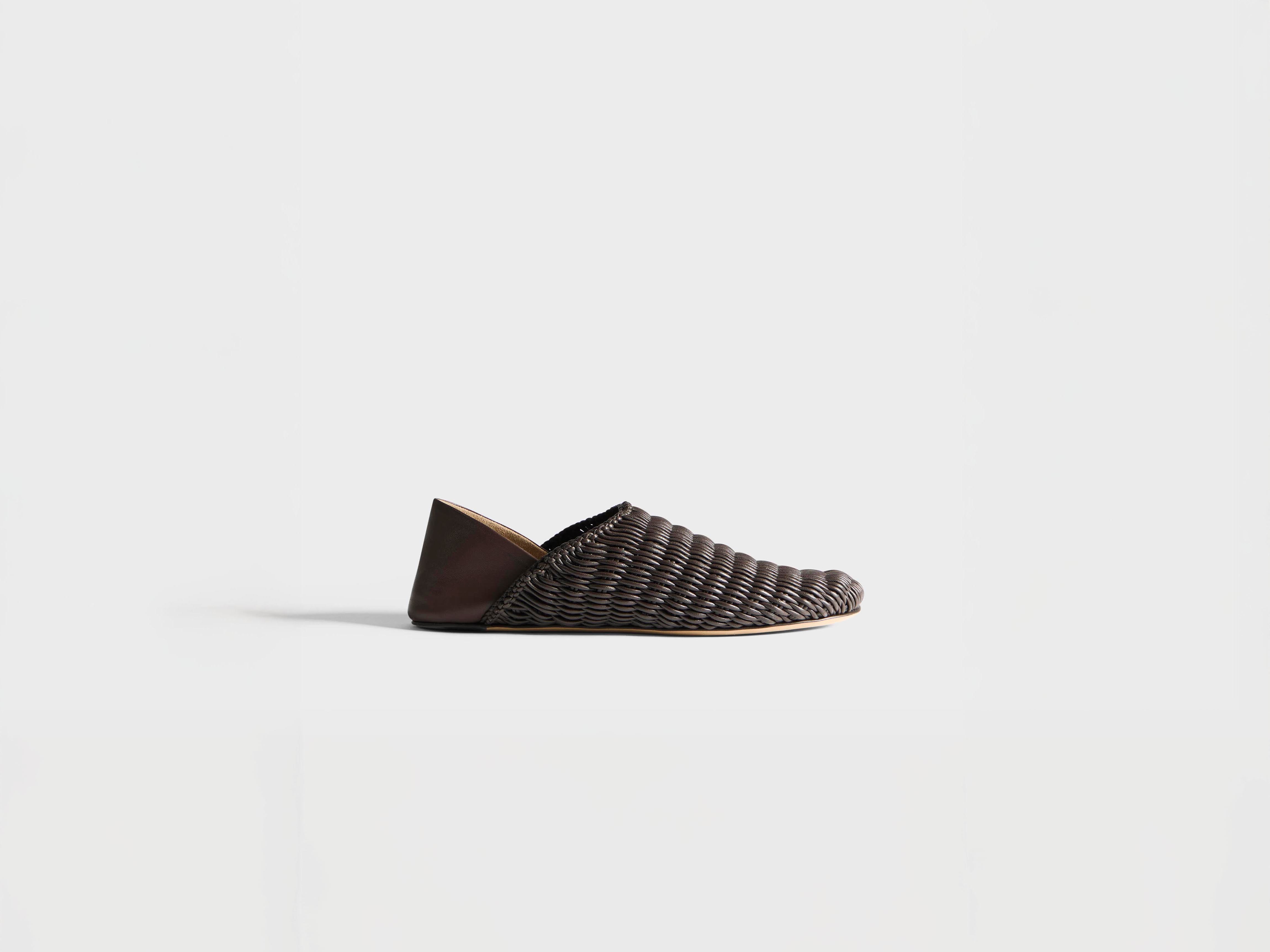 MENS SLIPPER MULES IN CHOCOLATE BROWN WOVEN LEATHER in CHOCOLATE