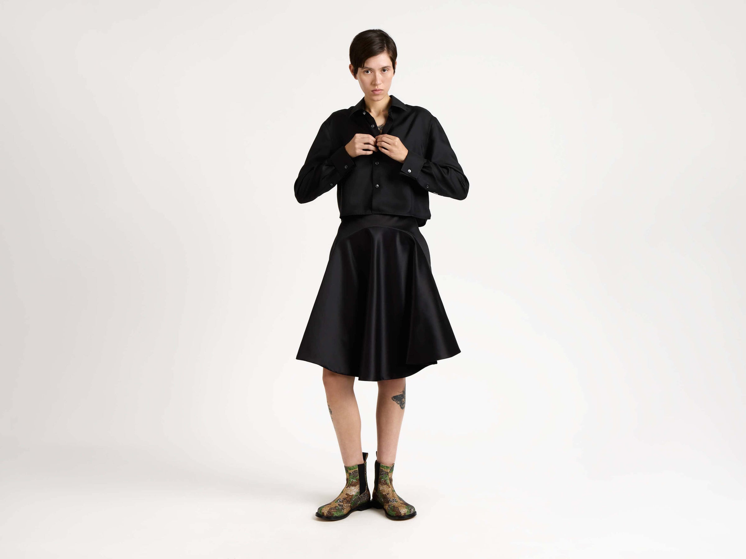 tipped hem skirt black Model Front 6