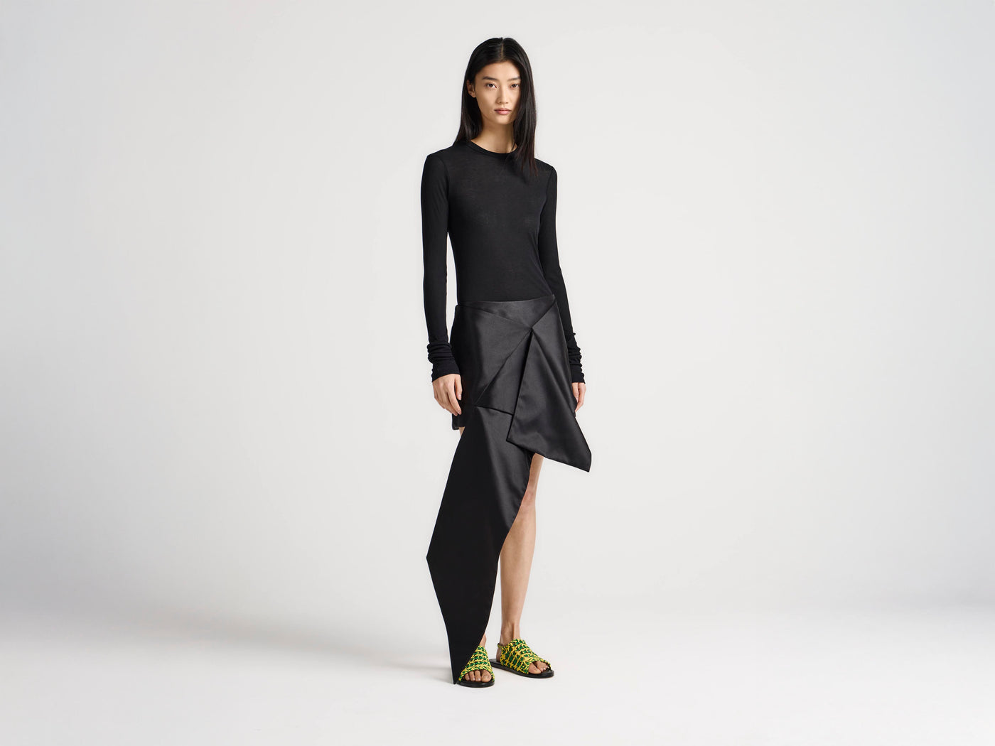 WOMENS CROSS DRAPE MINI SKIRT IN BLACK