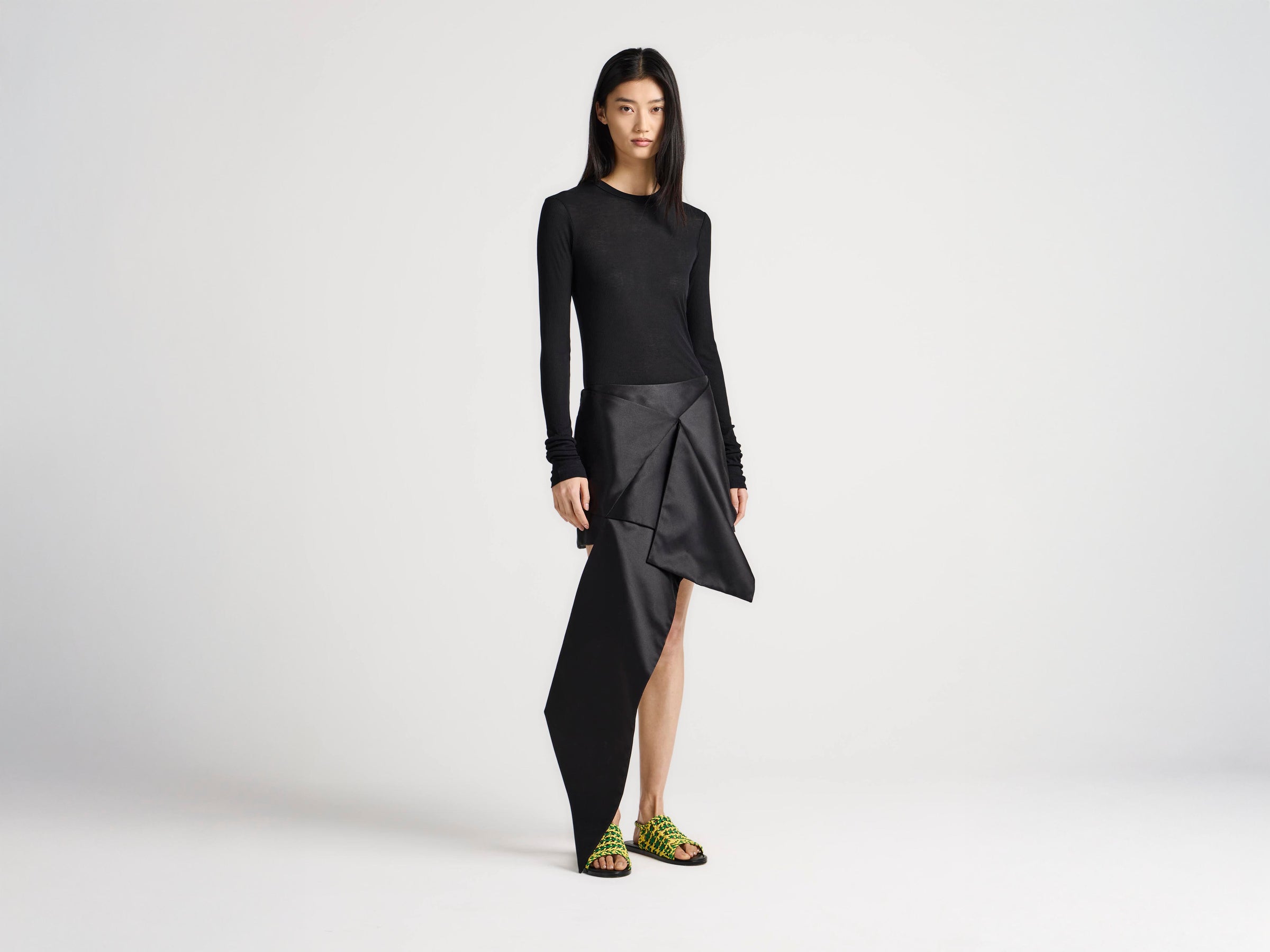 WOMENS CROSS DRAPE MINI SKIRT IN BLACK