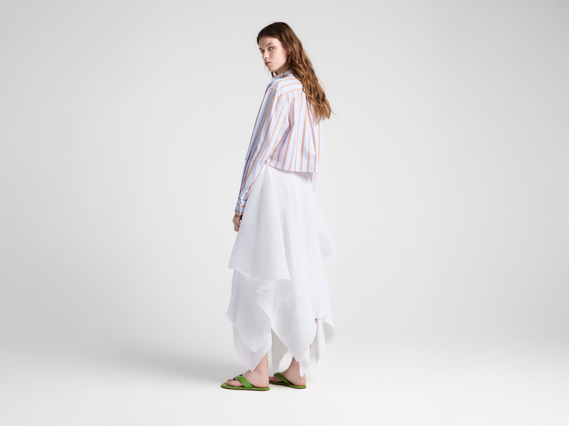 WOMENS PLEATED SKIRT IN WHITE