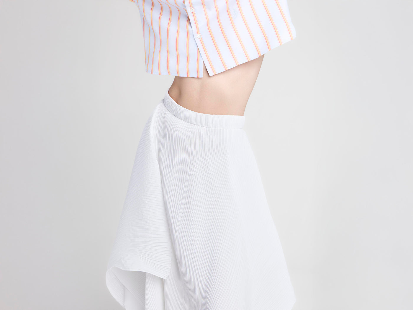 WOMENS PLEATED SKIRT IN WHITE