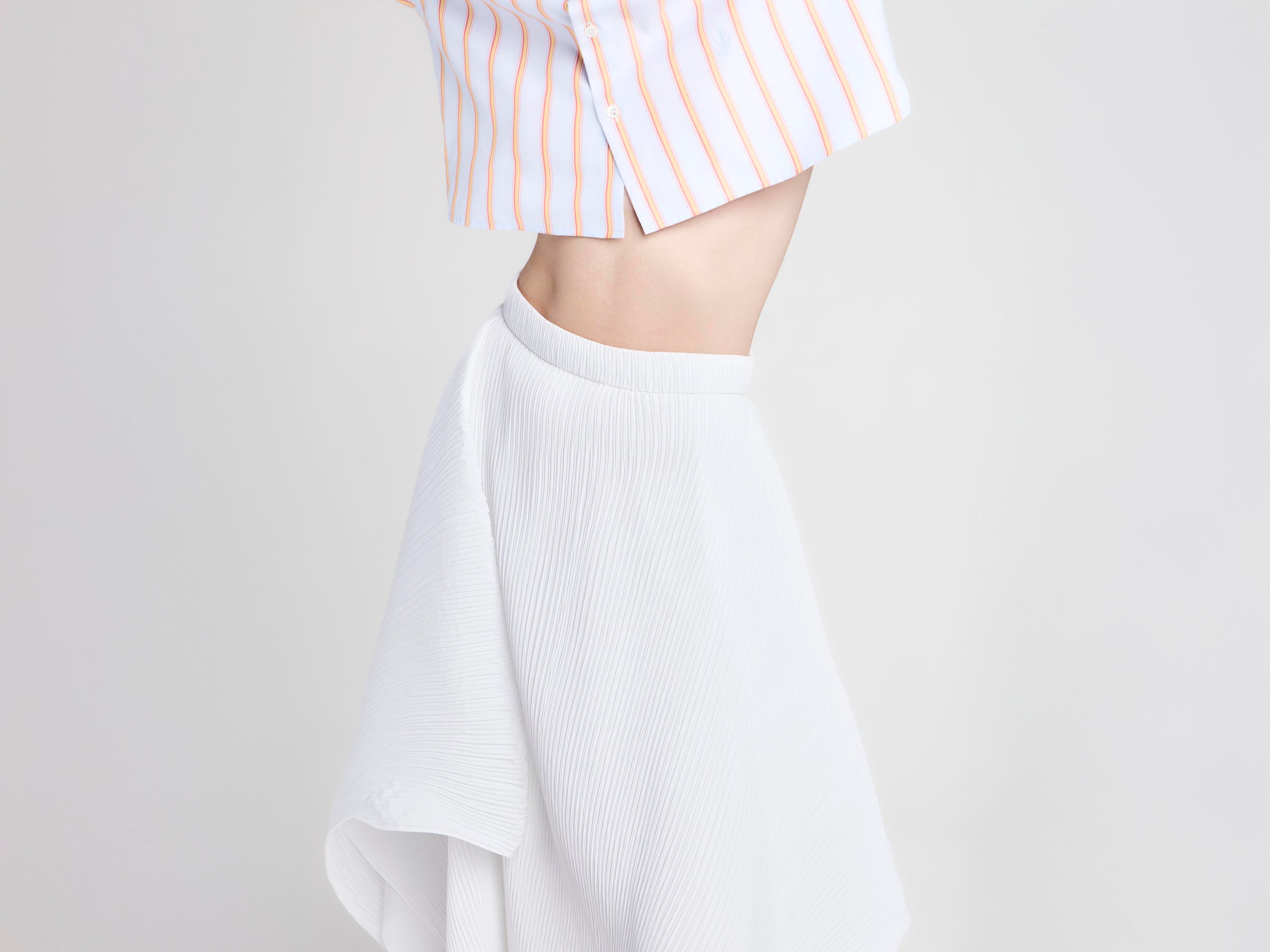 WOMENS PLEATED SKIRT IN WHITE
