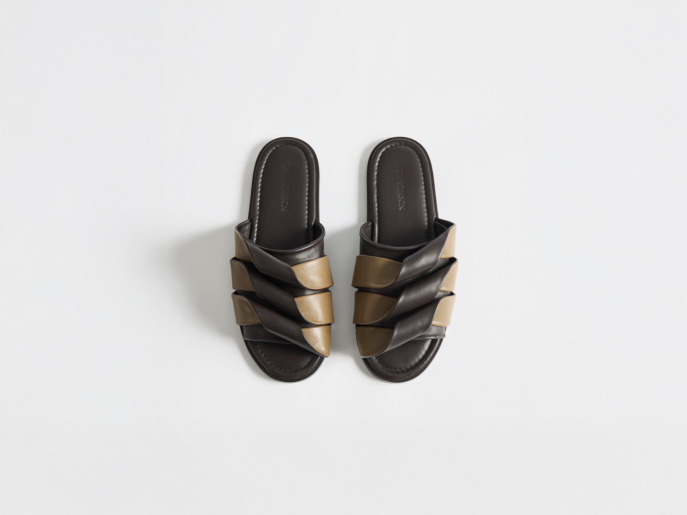 WOMENS CONTRASTING LEATHER COIL SLIDE IN BROWN & CHESTNUT