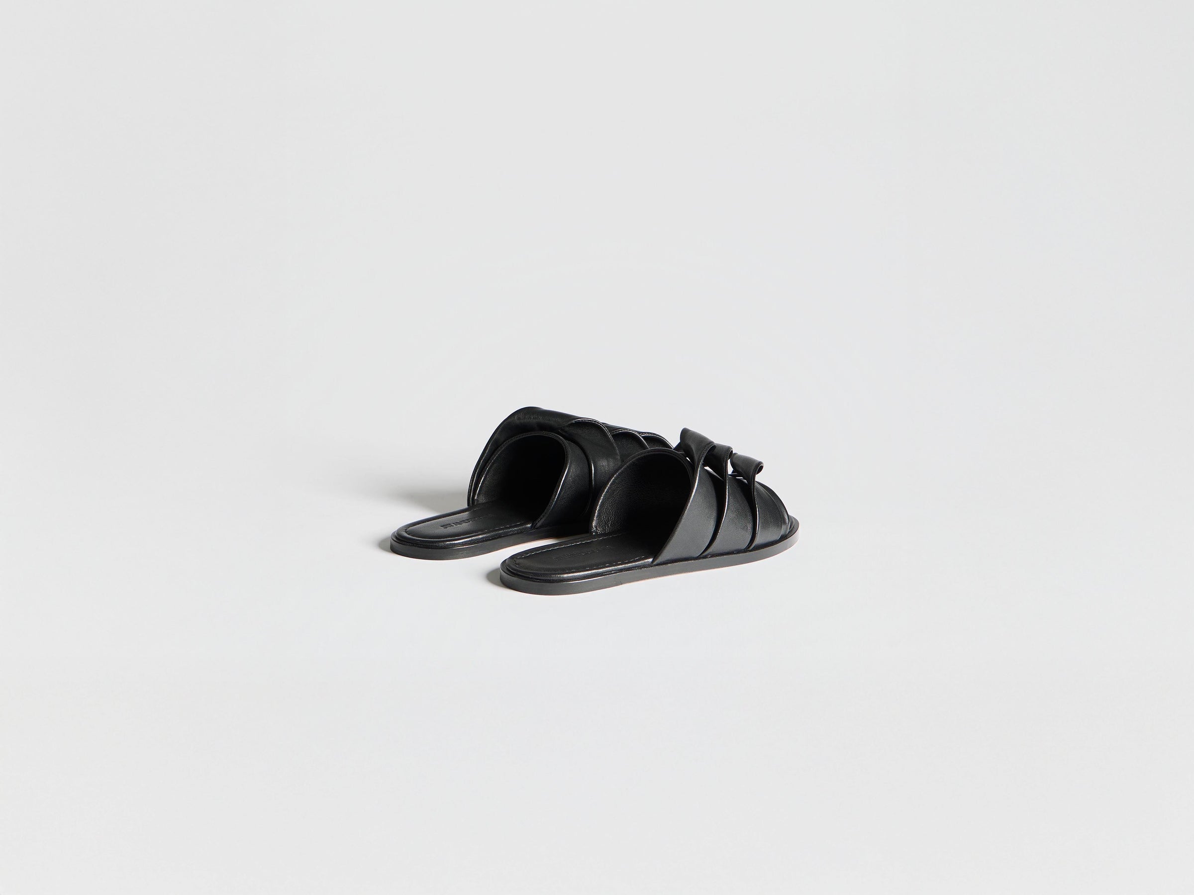 WOMENS CONTRASTING LEATHER COIL SLIDE IN BLACK