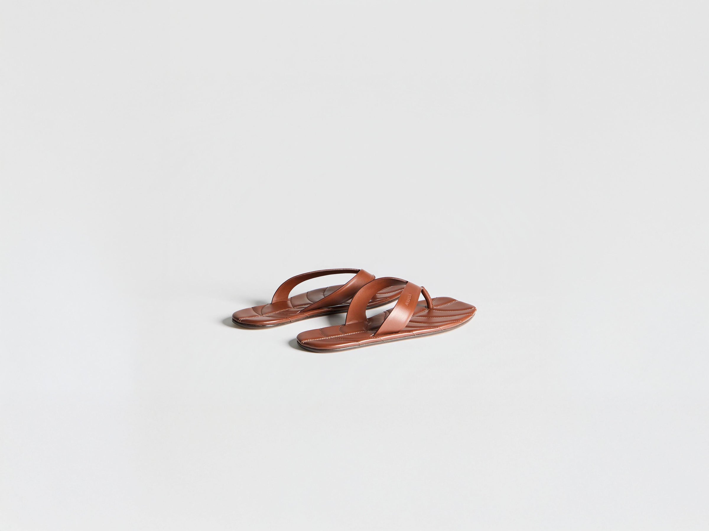 WOMENS LEATHER LEAF SLIDES IN BROWN