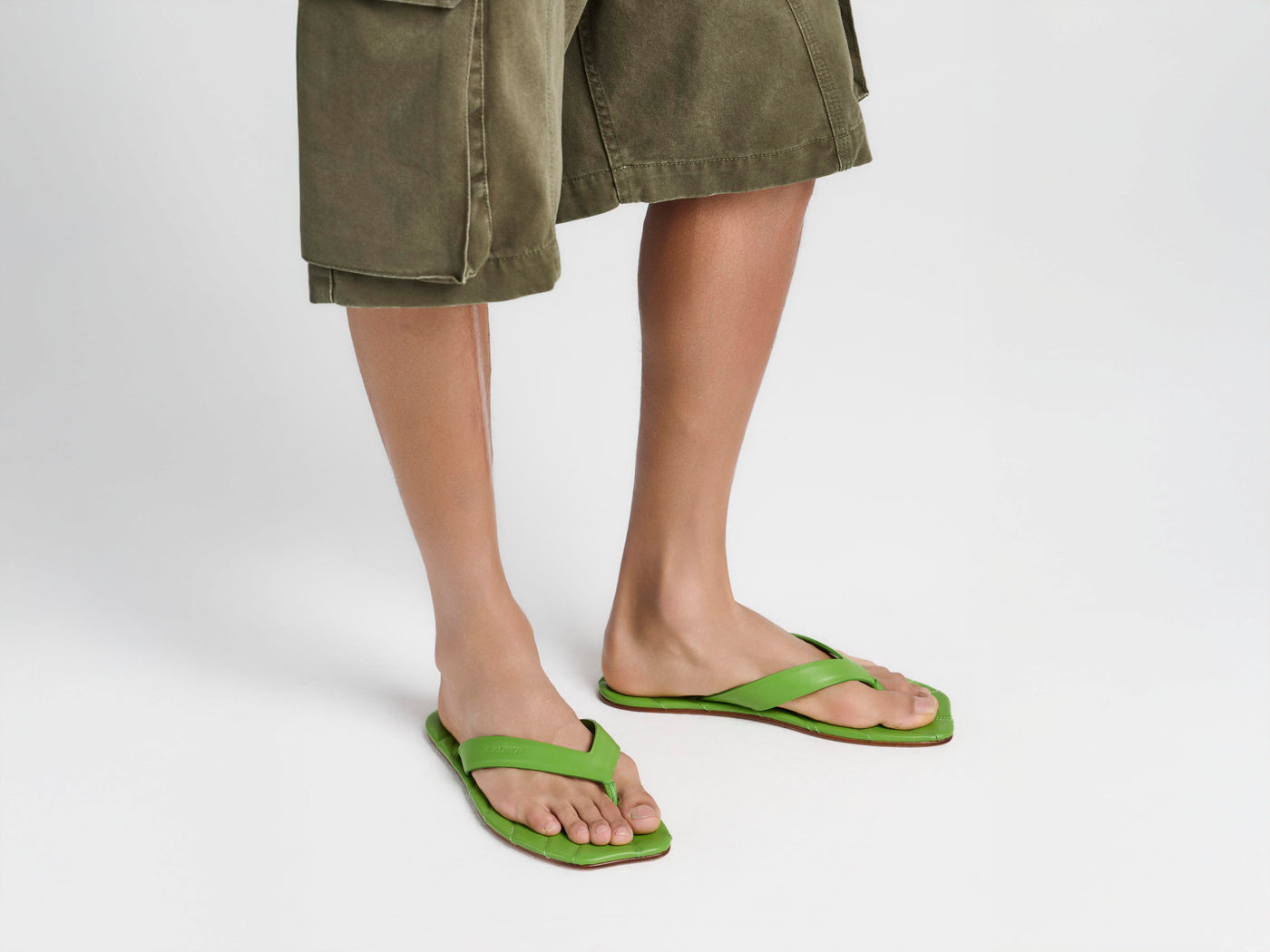 MENS LEATHER LEAF SLIDES IN LIME