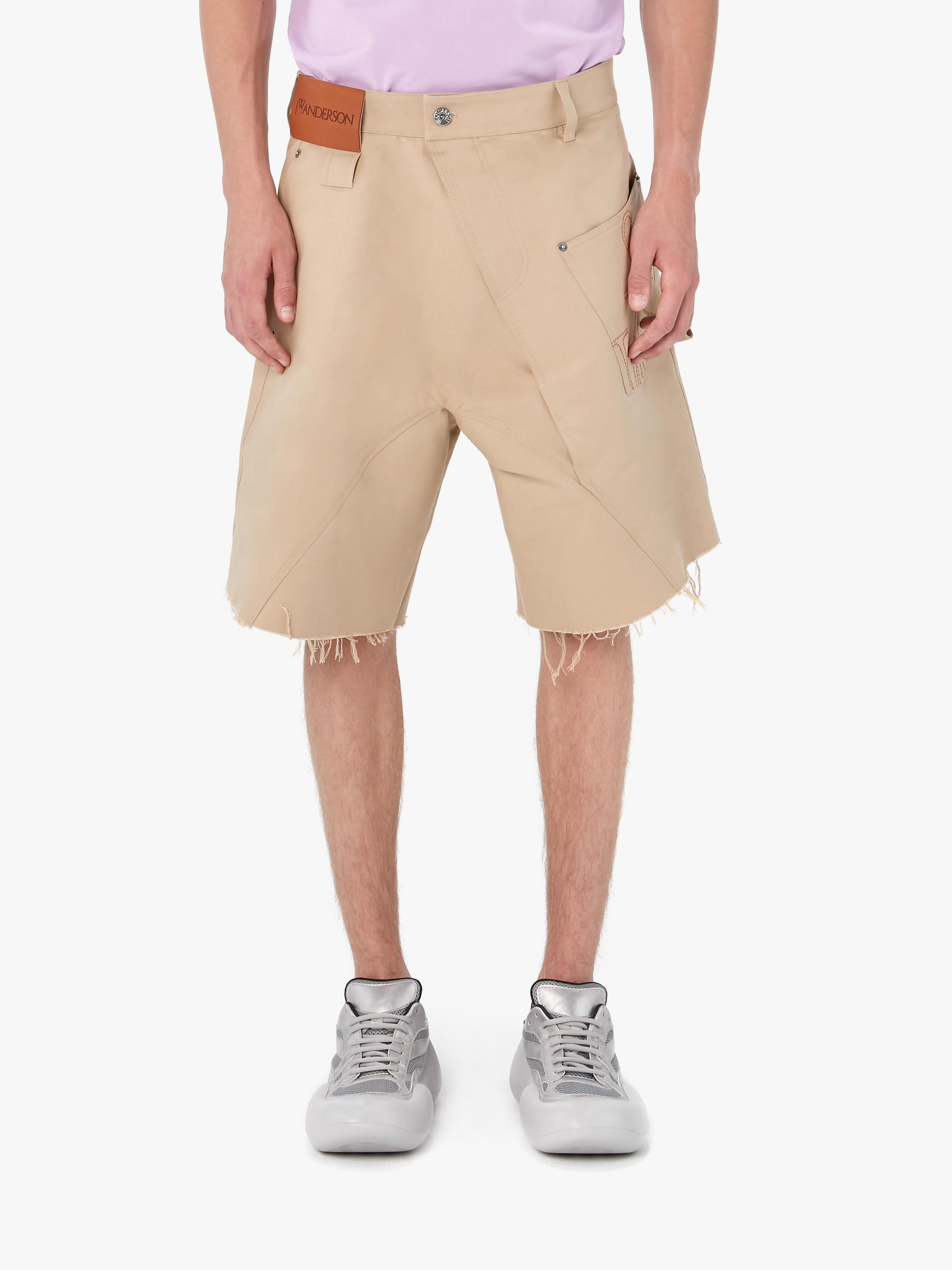 TWISTED CHINO SHORTS