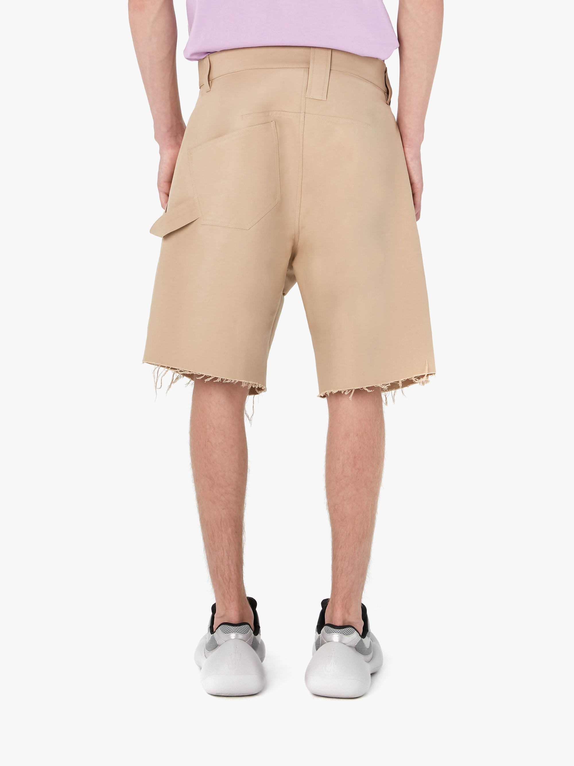 TWISTED CHINO SHORTS