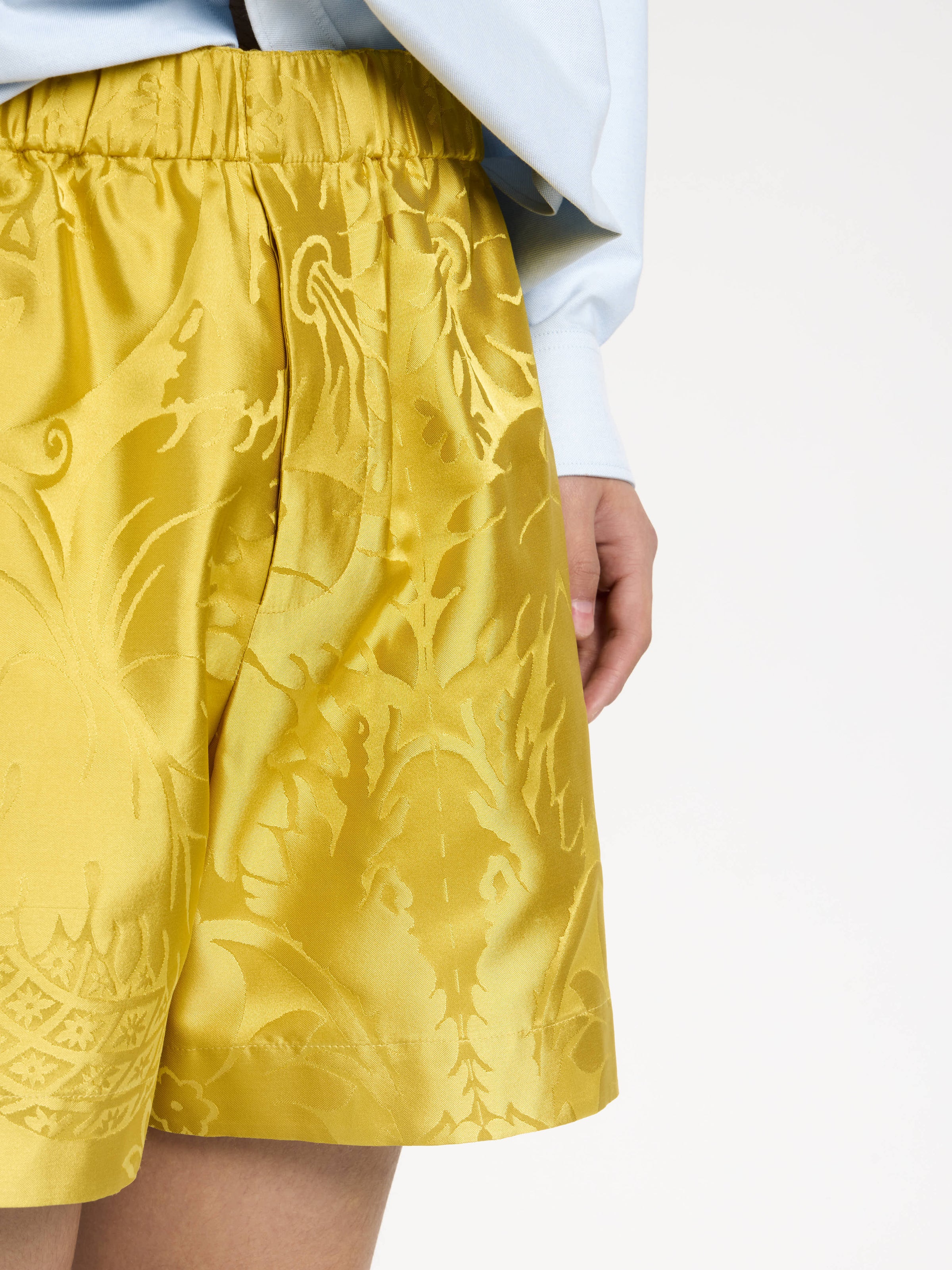 drawstring shorts citrine Model Detail 7