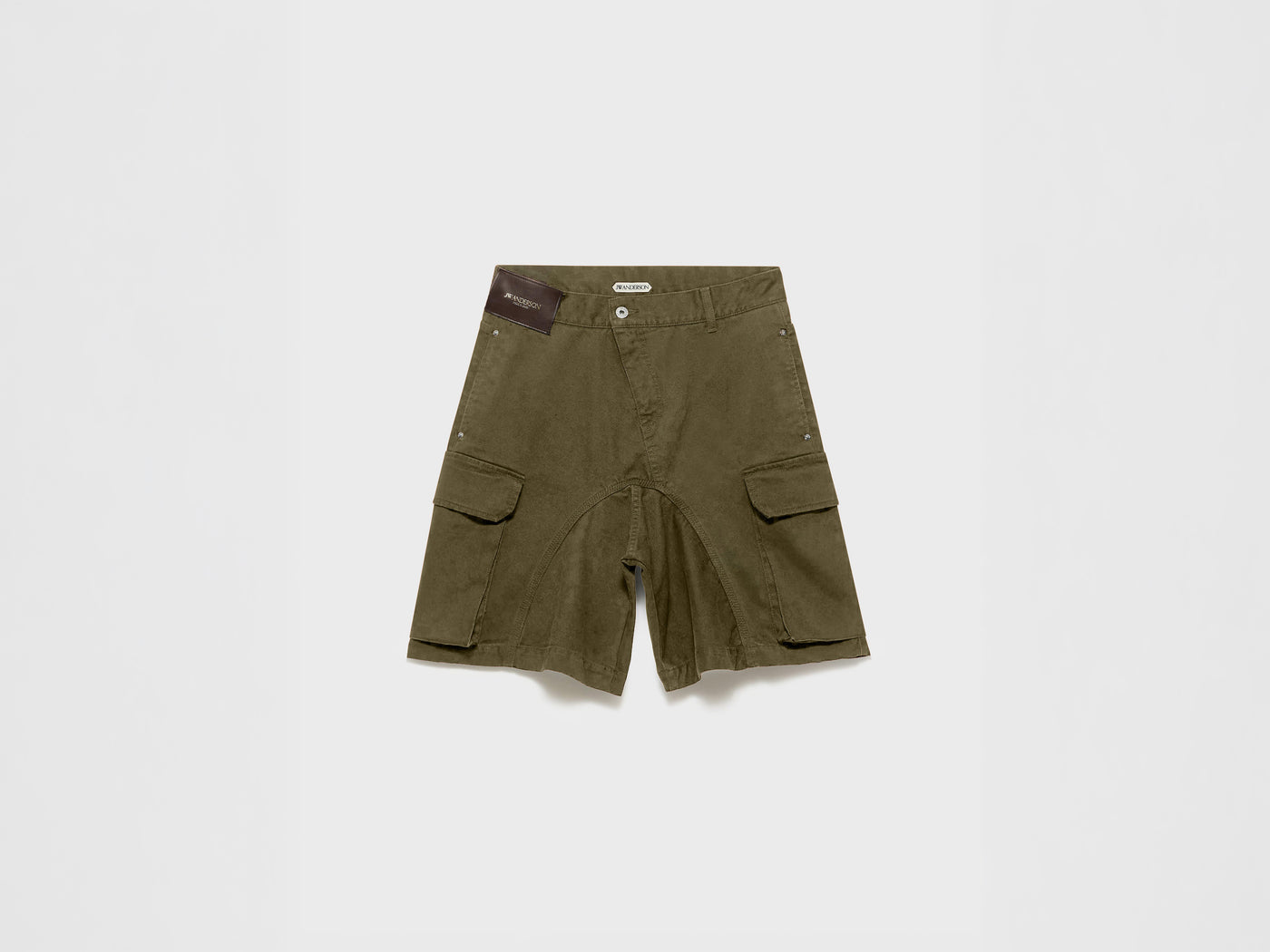 MENS TWISTED PATCH POCKET SHORTS IN KHAKI