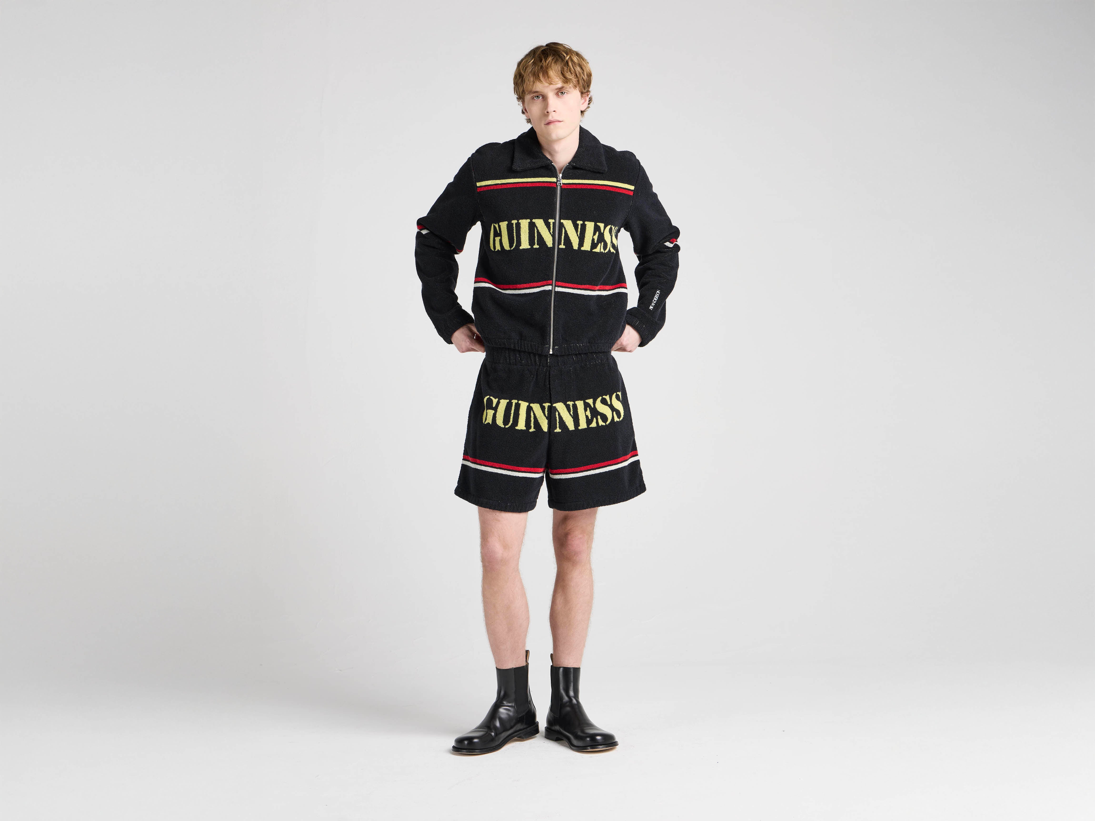 jw anderson イージーワイドショーツ　ヴァージンウール Unisex JW ANDERSON X GUINNESS TOWELLING SHORTS IN BLACK in BLACK