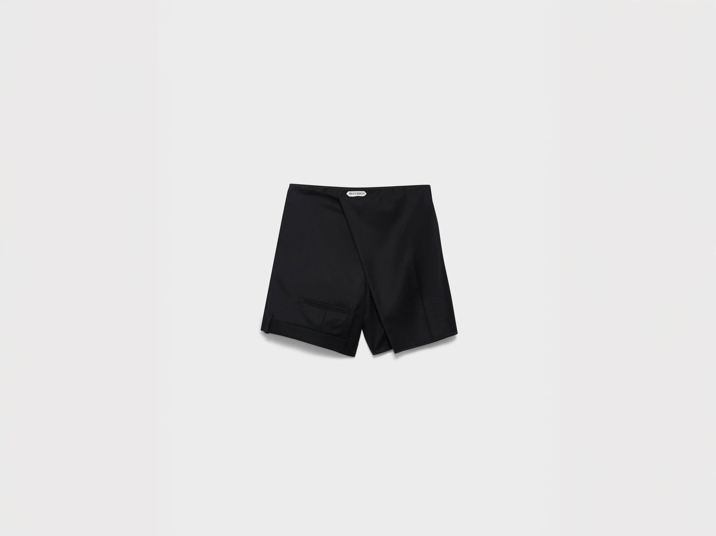 MENS FOLDED SHORTS IN BLACK