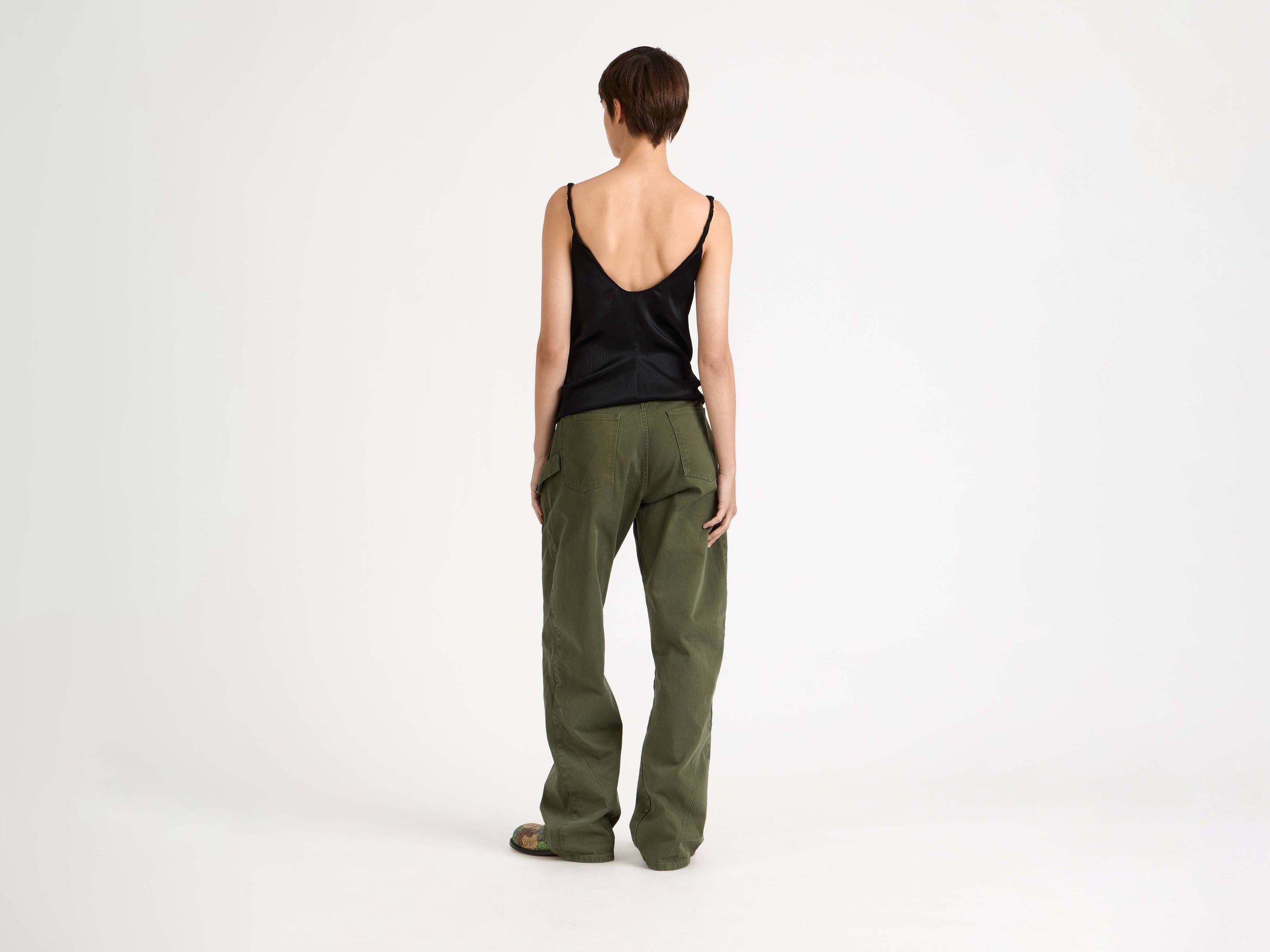 front knot top black Model Back 3