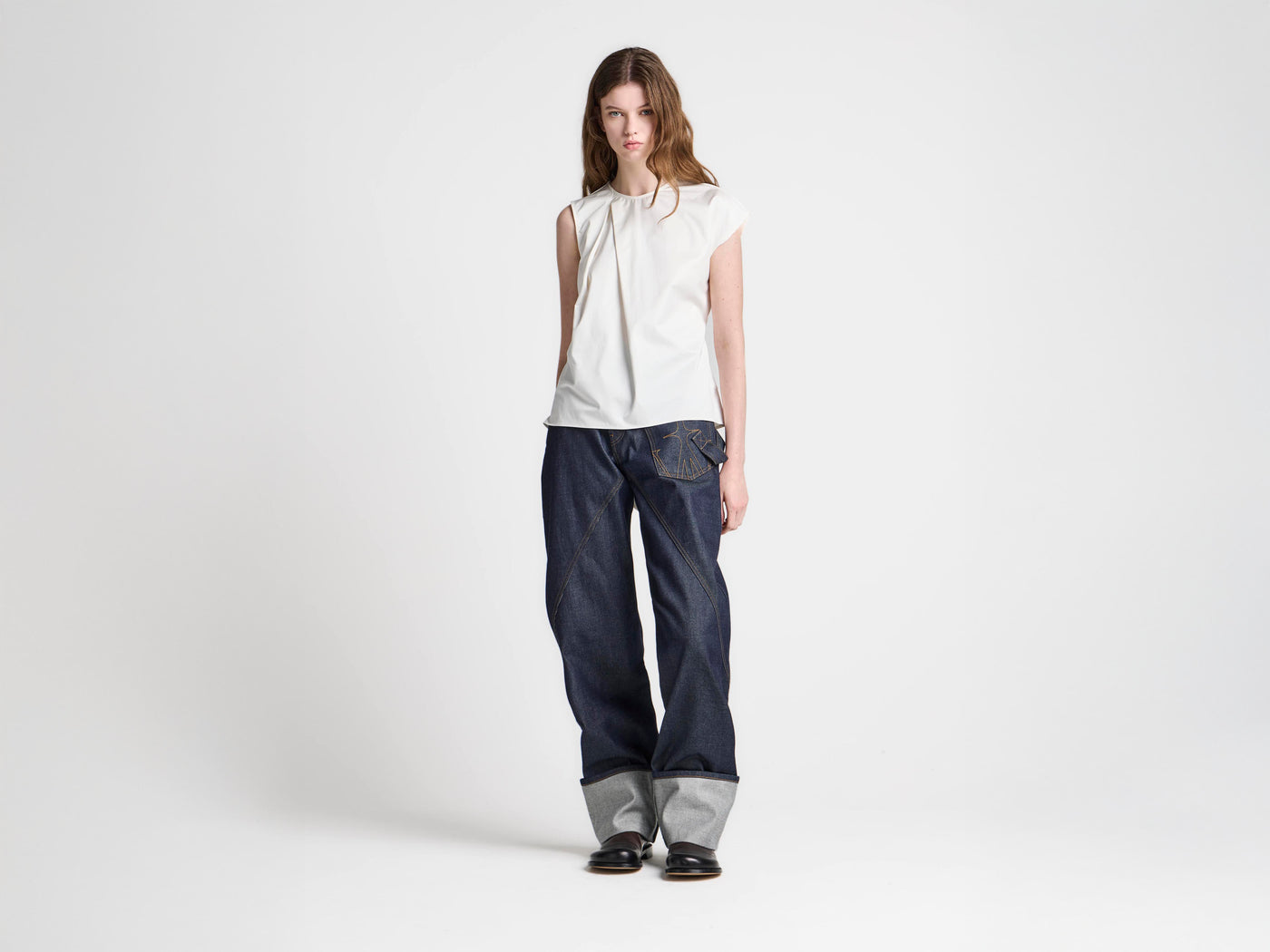 WOMENS SCULPTURAL SLEEVELESS TOP IN IVORY