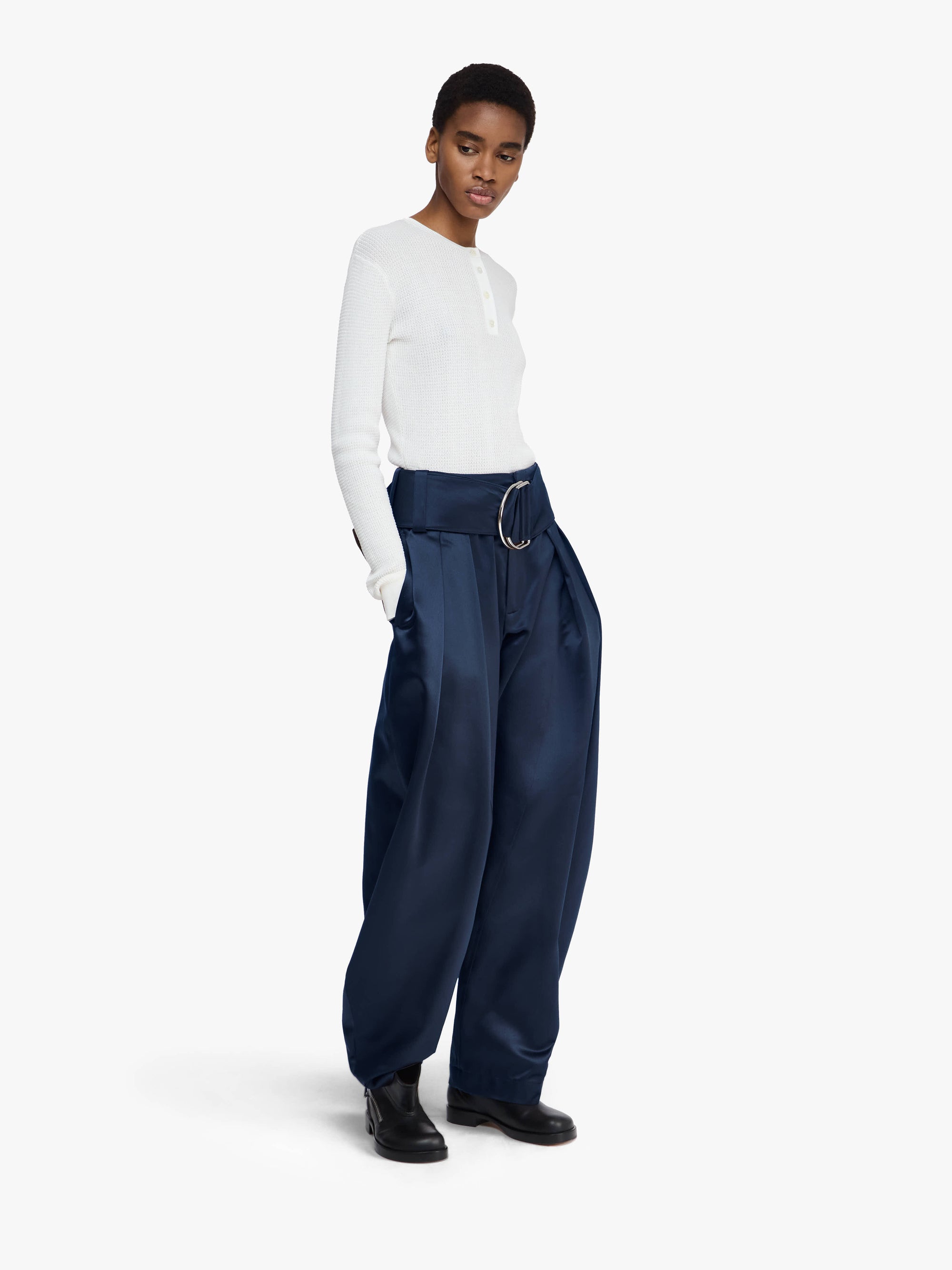 PLEATED D-RING TROUSERS