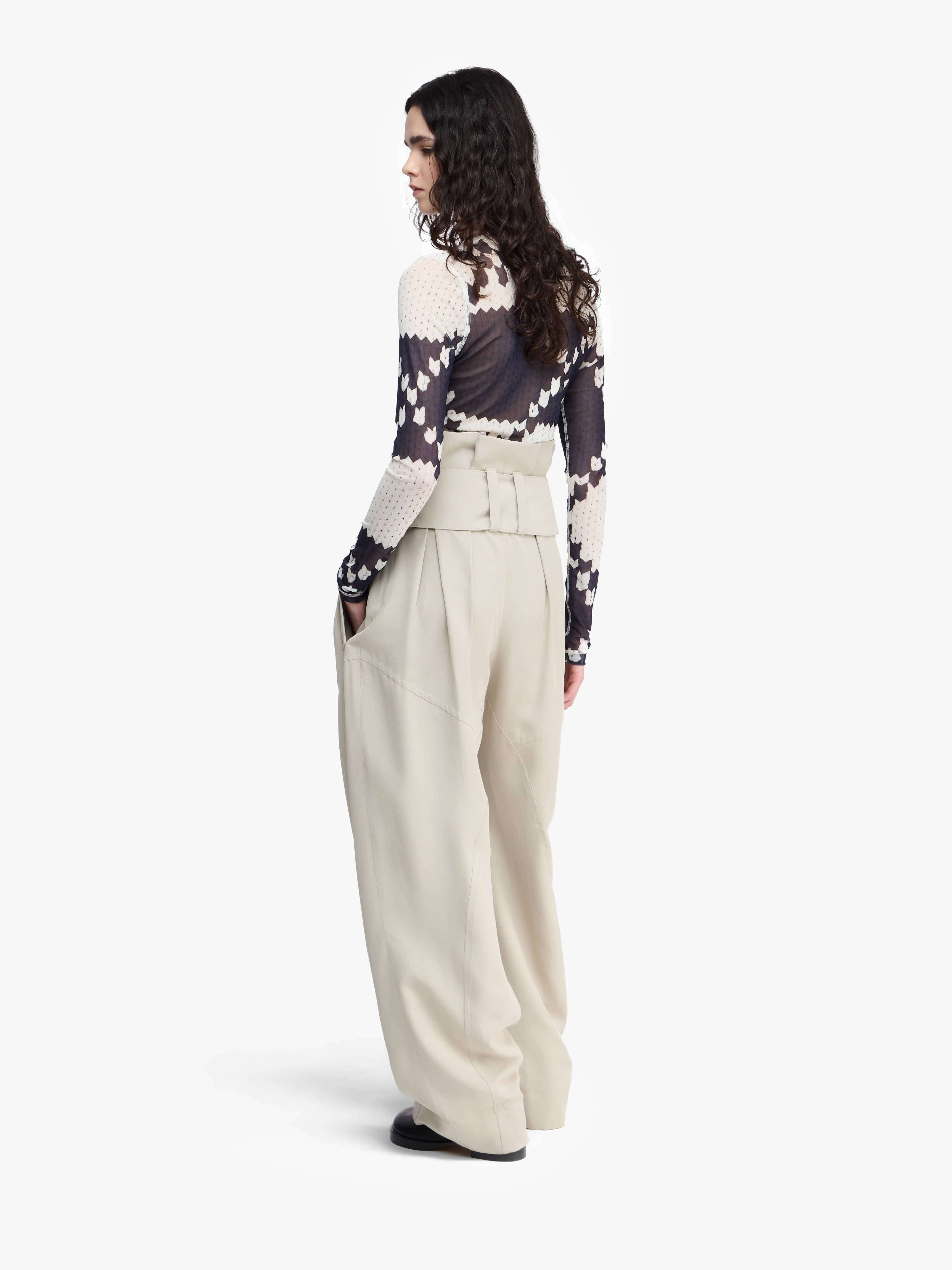 【送料&関税込】J.W. Anderson Gathered D Ring Trousers GATHERED WAIST D-RING TROUSERS – JW Anderson