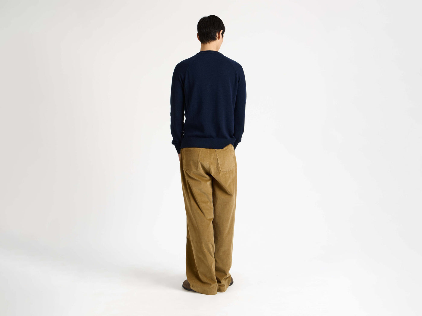 SINGLE PLEAT TROUSERS IN BISCUIT