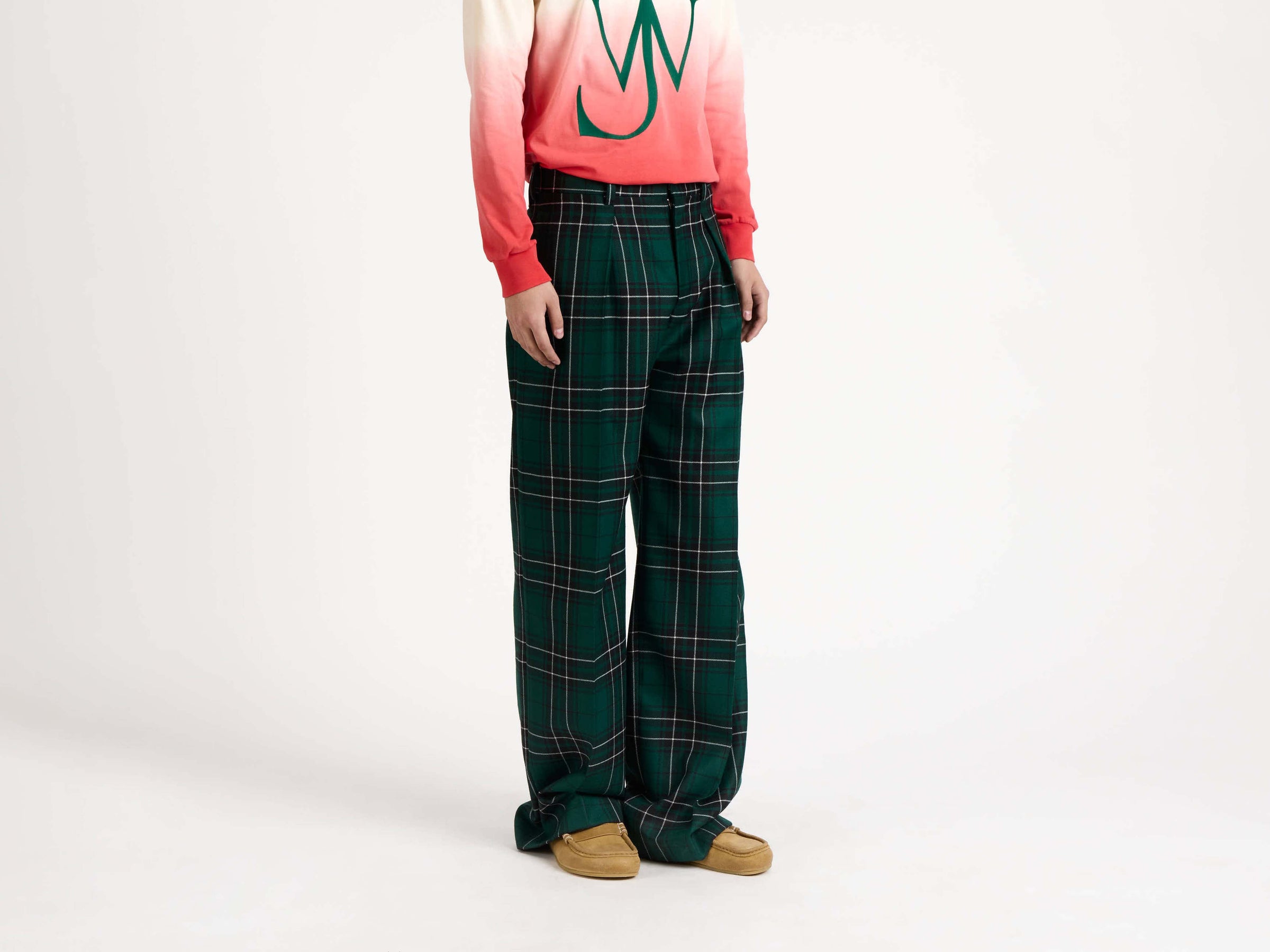 straight leg trousers forest green Model Detail 2