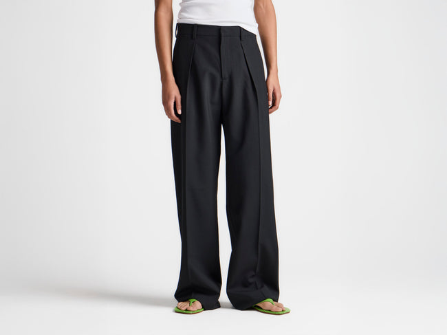 MENS STRAIGHT LEG TROUSERS IN BLACK