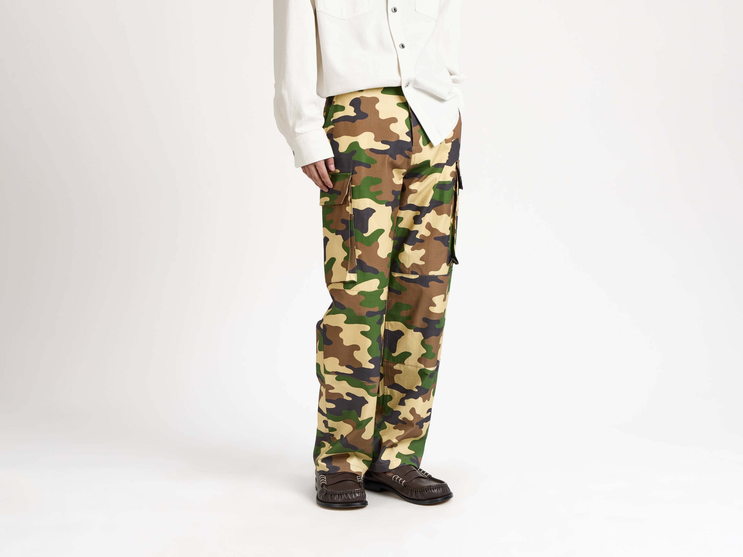 cargo trousers brown green Model Detail 2