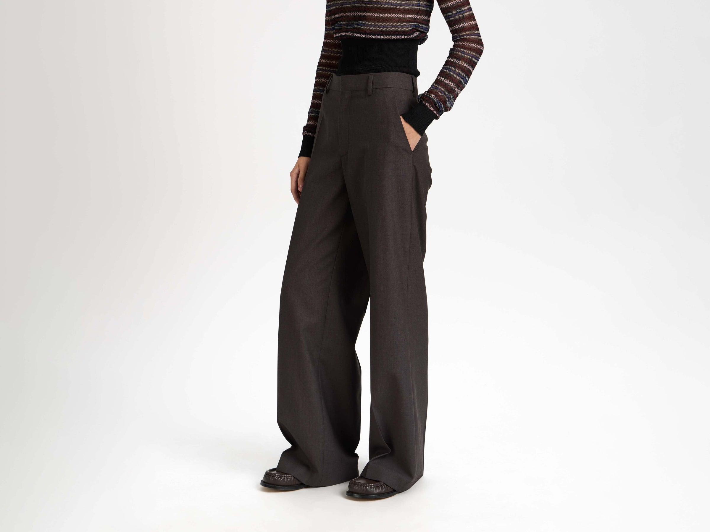 tailored trousers chocolate brown Model Detail 3