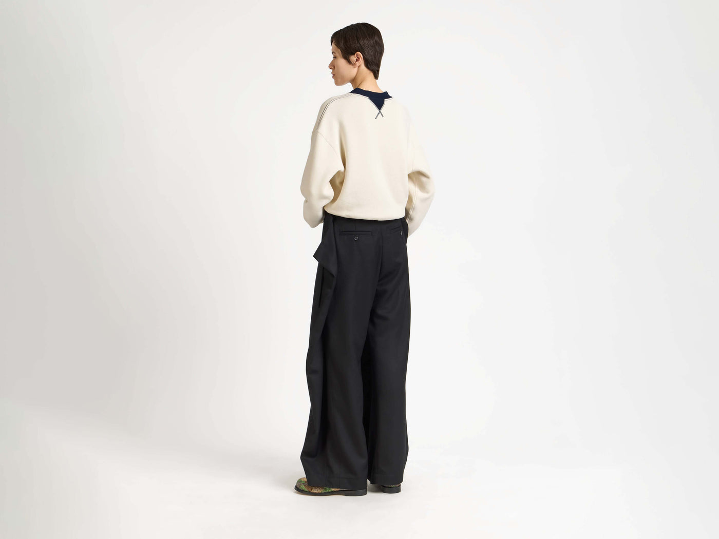 fold over trousers black 1 Model Back 3