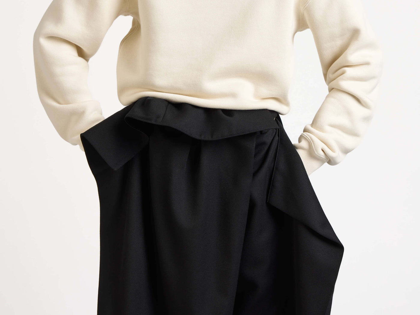 fold over trousers black 1 Model Back 7