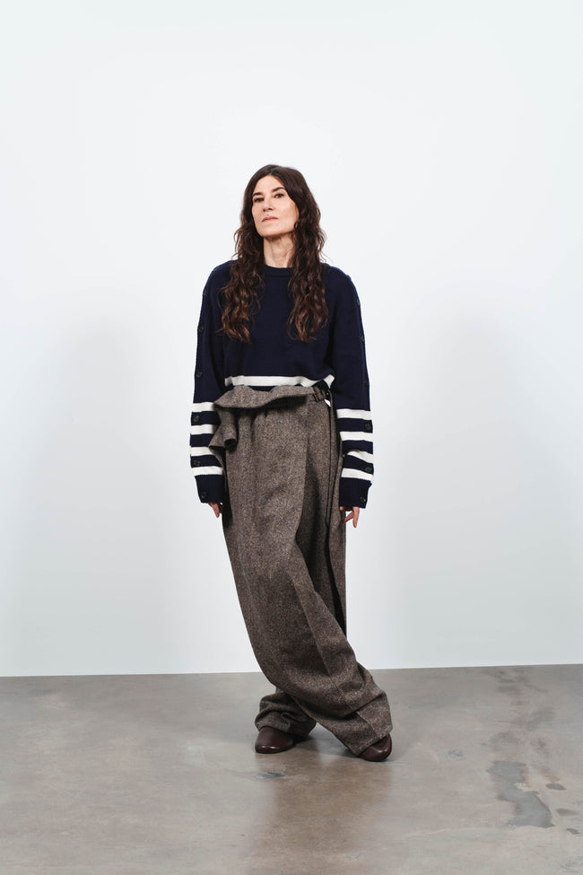 fold over trousers black beige Creative 1