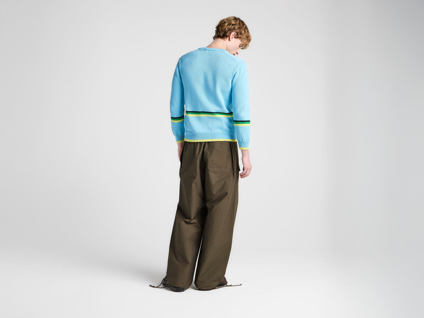 MENS PARACHUTE TRACK PANTS IN MILITARY GREEN