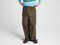 MENS PARACHUTE TRACK PANTS IN MILITARY GREEN