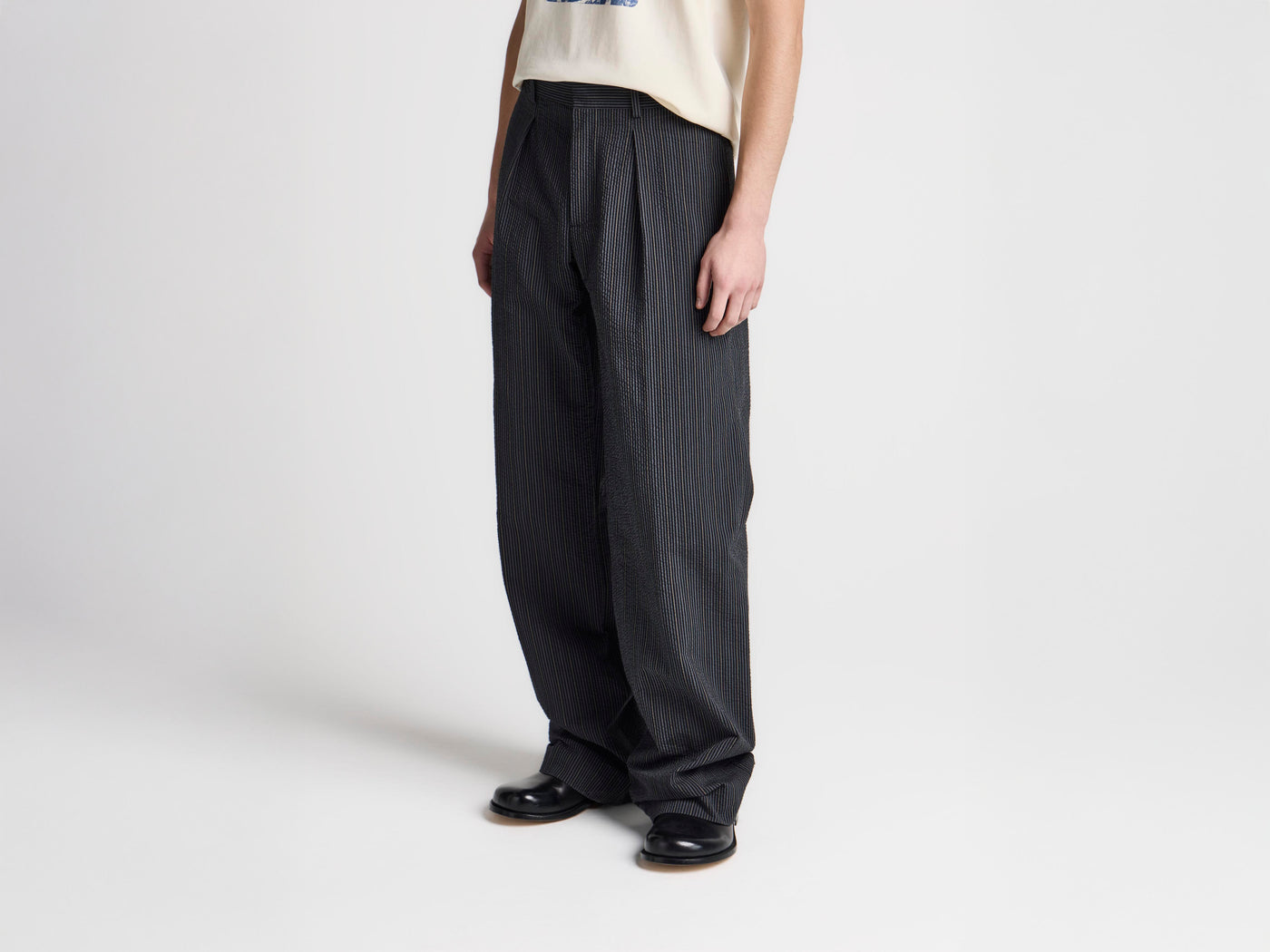 MENS SINGLE PLEAT TROUSERS IN BLACK & GREY