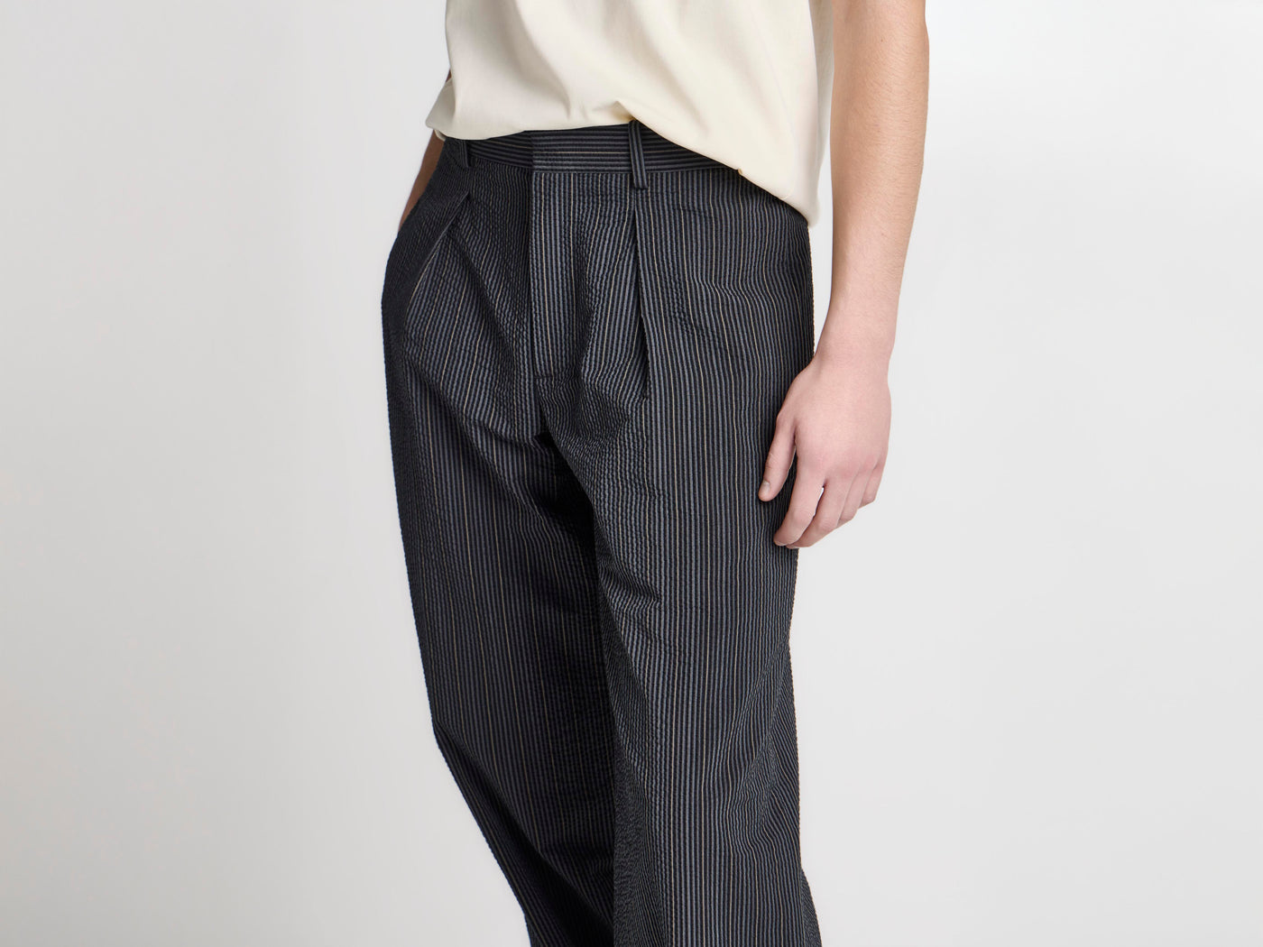 MENS SINGLE PLEAT TROUSERS IN BLACK & GREY