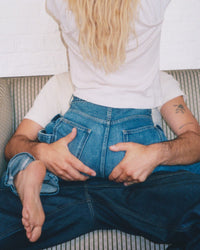 WOMENS STRAIGHT LEG DENIM JEANS IN MID BLUE